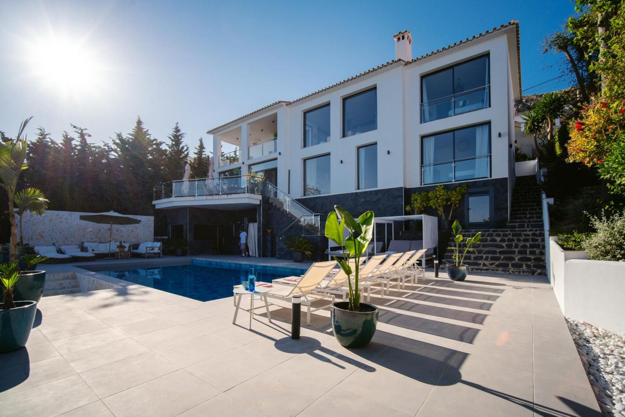 Luxury With Sauna And Heated Pool For 14pax! *